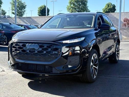 Mythos Black Metallic 2026 Audi Q3 S line