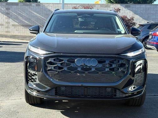 Mythos Black Metallic 2026 Audi Q3 S line