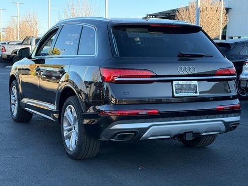 2026 Audi Q7 45 Premium Plus