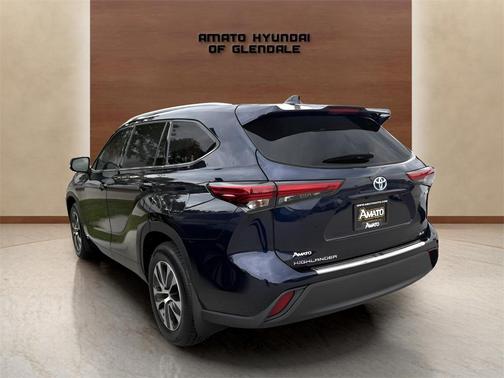 2022 Toyota Highlander Hybrid XLE