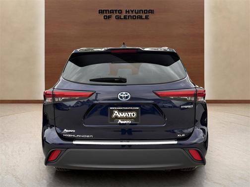 2022 Toyota Highlander Hybrid XLE