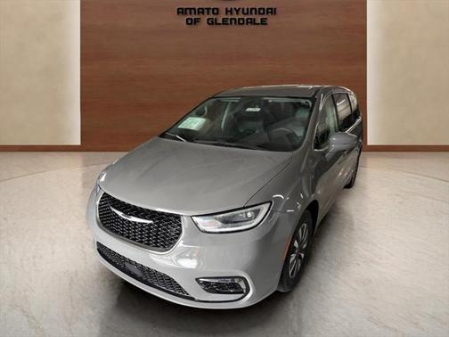 2022 Chrysler Pacifica Hybrid Touring L