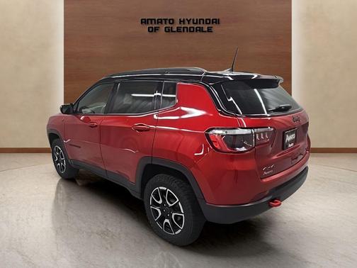 Red Hot Pearlcoat 2025 Jeep Compass Trailhawk