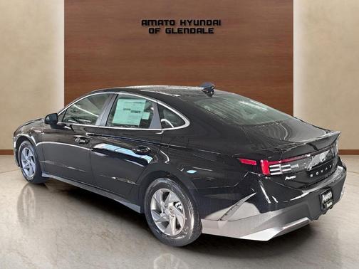 Abyss Black 2026 Hyundai SONATA SE