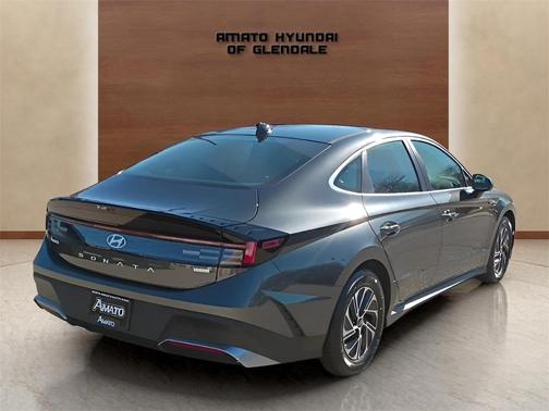 2026 Hyundai SONATA Hybrid Base