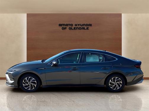 2026 Hyundai SONATA Hybrid Base