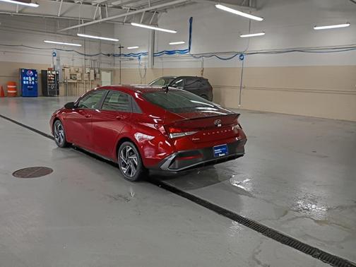 2025 Hyundai ELANTRA Sport