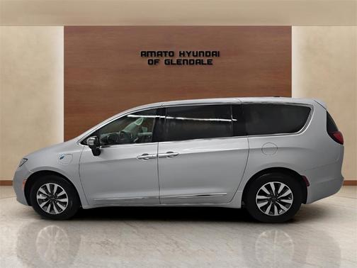 2023 Chrysler Pacifica Hybrid Limited