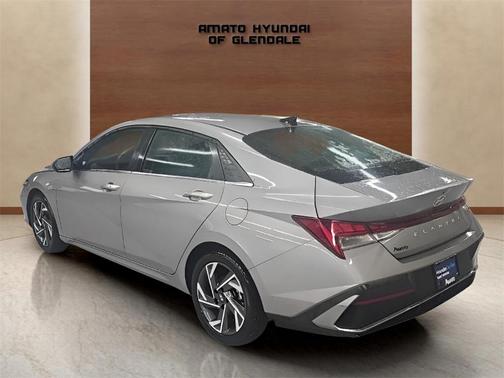 2025 Hyundai ELANTRA SEL
