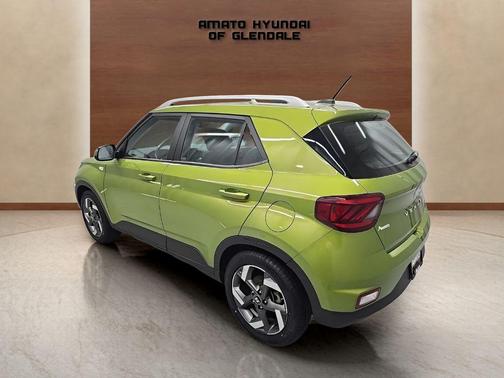 2024 Hyundai VENUE SEL