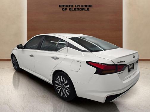 Glacier White 2025 Nissan Altima 2.5 SV