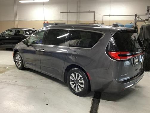 2021 Chrysler Pacifica Hybrid Touring L