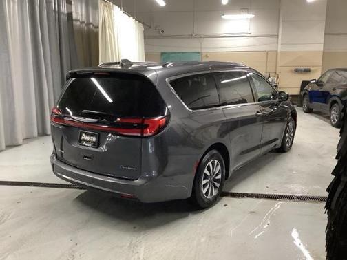 2021 Chrysler Pacifica Hybrid Touring L