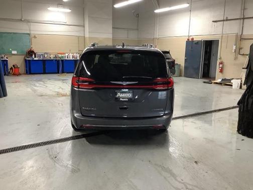 2021 Chrysler Pacifica Hybrid Touring L