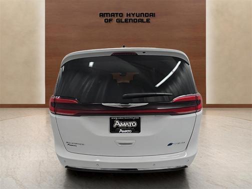 2023 Chrysler Pacifica Hybrid Touring L