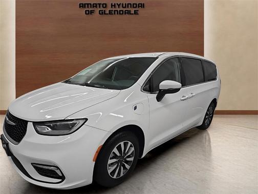 2023 Chrysler Pacifica Hybrid Touring L