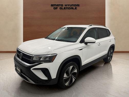 Pure White 2023 Volkswagen Taos 1.5T SE