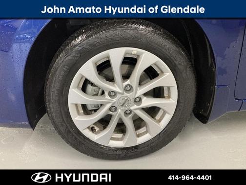 Photo 2 of 32 of 2019 Nissan Sentra SV