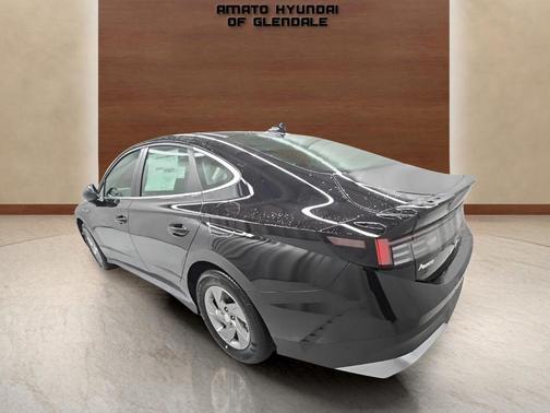 Abyss Black 2026 Hyundai SONATA SE
