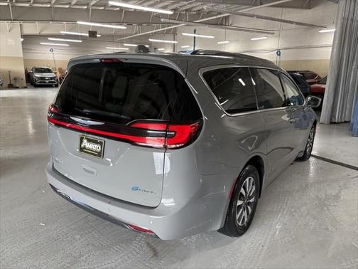 2021 Chrysler Pacifica Hybrid Touring L