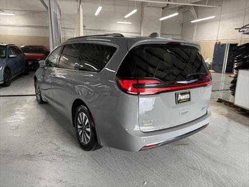 2021 Chrysler Pacifica Hybrid Touring L