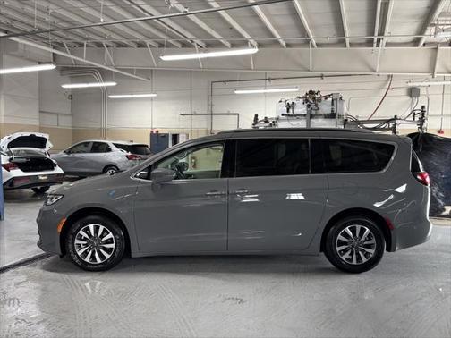 2021 Chrysler Pacifica Hybrid Touring L