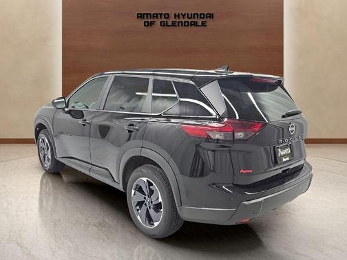 Super Black 2025 Nissan Rogue SV
