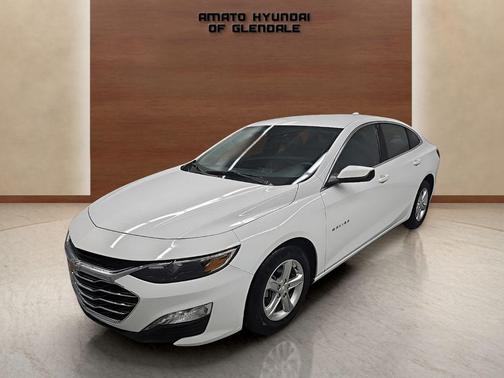 Summit White 2024 Chevrolet Malibu FWD 1LT