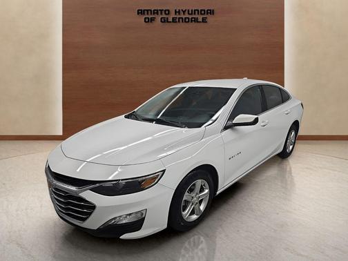 Summit White 2024 Chevrolet Malibu FWD 1LT