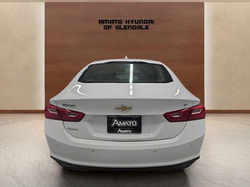 Summit White 2024 Chevrolet Malibu FWD 1LT