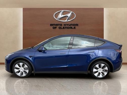 2022 Tesla Model Y Long Range Dual Motor All-Wheel Drive