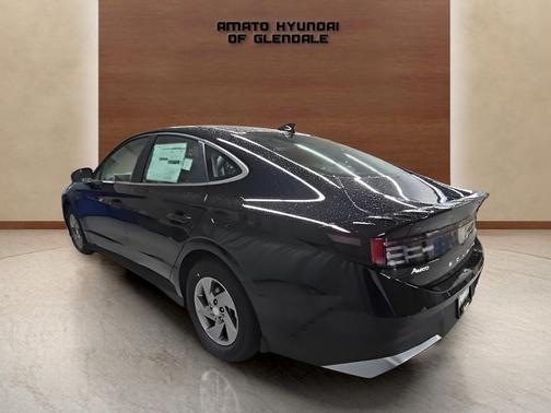 Abyss Black 2026 Hyundai SONATA SE
