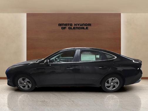 Abyss Black 2026 Hyundai SONATA SE