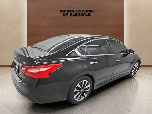 Super Black 2017 Nissan Altima 2.5 SL