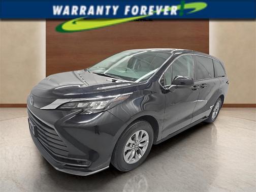 2024 Toyota Sienna LE