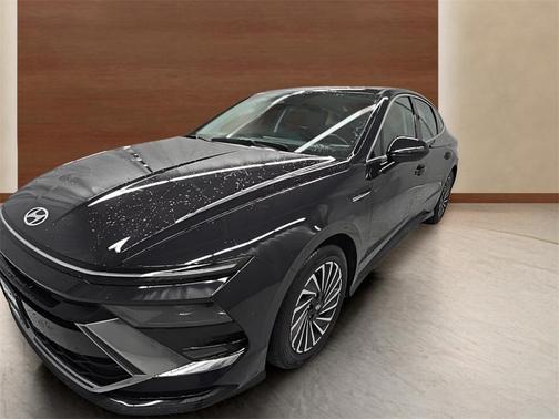 2025 Hyundai SONATA Hybrid SE