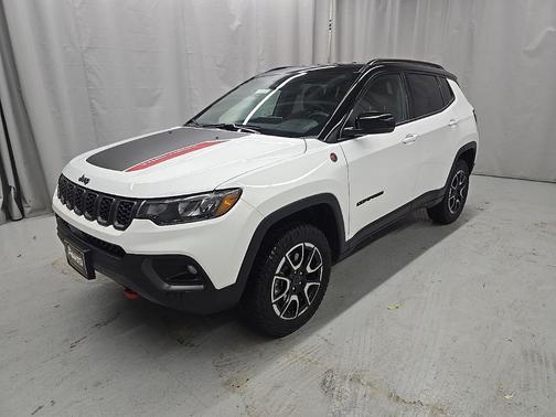 Bright White Clearcoat 2025 Jeep Compass Trailhawk