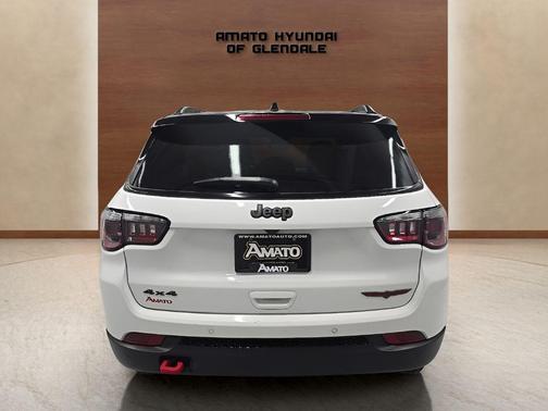 Bright White Clearcoat 2025 Jeep Compass Trailhawk
