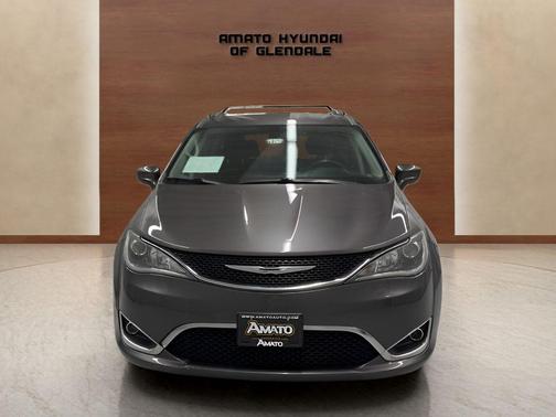 Granite Crystal Metallic Clearcoat 2017 Chrysler Pacifica Touring-L