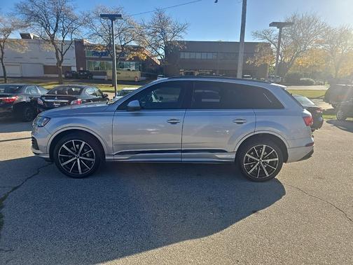 2021 Audi Q7 55 Premium Plus
