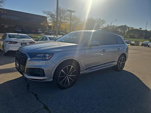 2021 Audi Q7 55 Premium Plus