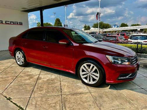 2019 Volkswagen Passat 2.0T Wolfsburg Edition