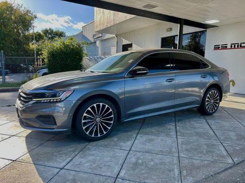 2022 Volkswagen Passat 2.0T Limited Edition