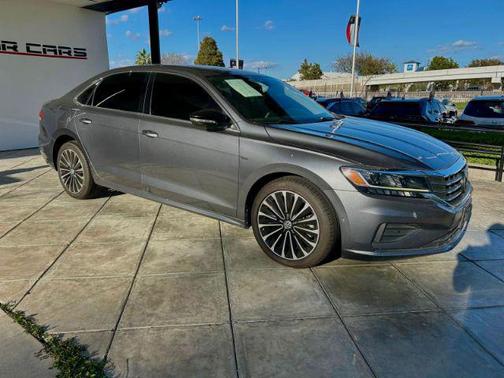 2022 Volkswagen Passat 2.0T Limited Edition