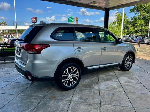 2018 Mitsubishi Outlander SE
