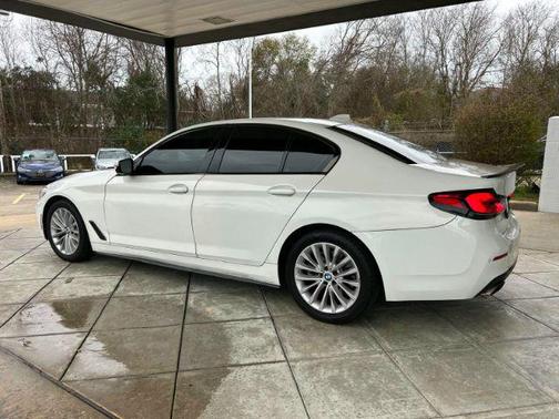 2021 BMW 530 530i