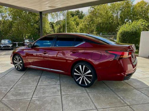 2022 Nissan Altima SR FWD