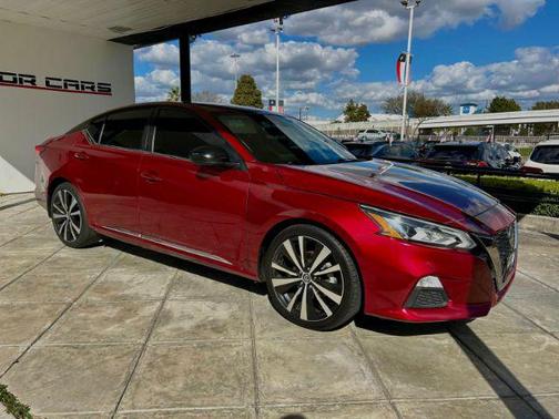 2022 Nissan Altima SR FWD