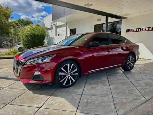 2022 Nissan Altima SR FWD