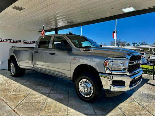 2024 RAM 3500 Tradesman Crew Cab 4x4 8' Box